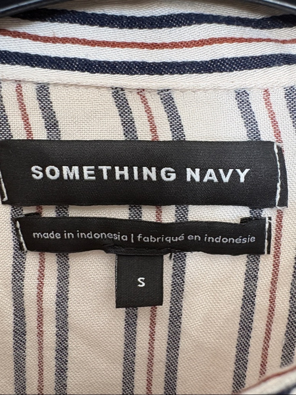 Women’sStriped Button-Up Shirt in Cream, Navy & Burgundy fits sm-med p2p 22” - Picture 2 of 6